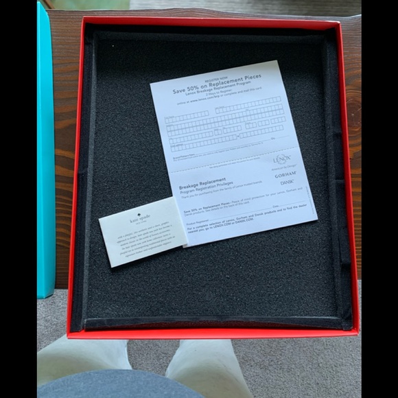 Kate Spade Darling Point collection 8x10 MR & MRS Frame - Picture 6 of 8